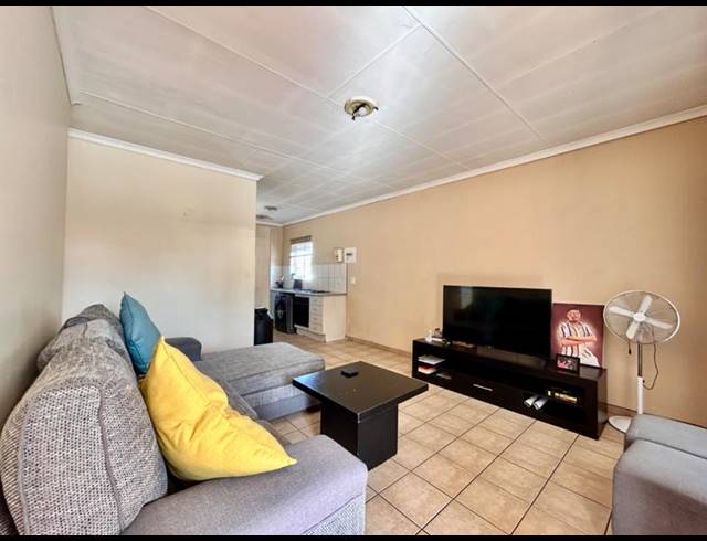 2 BEDROOM APARTMENT FOR SALE IN BRITS CENTRAL